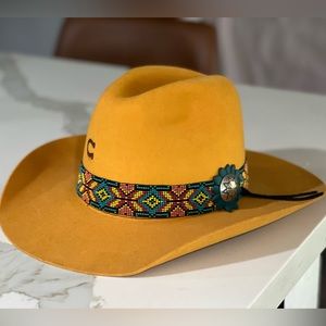 Charlie one horse rambler gold digger felt hat7 1/8